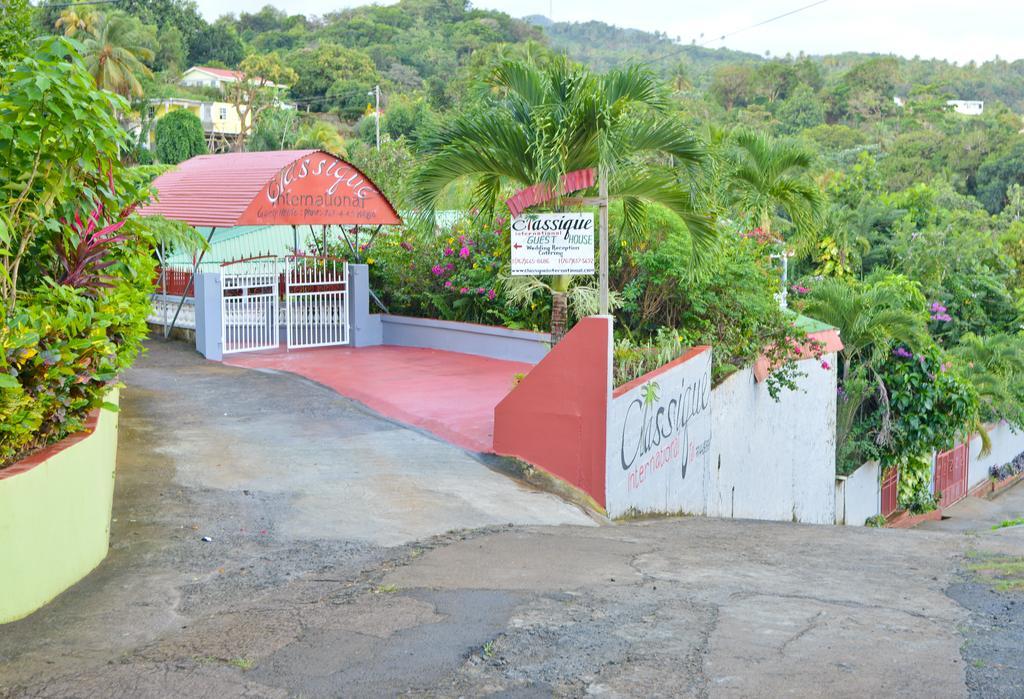Classique International In Dominica Marigot Bagian luar foto